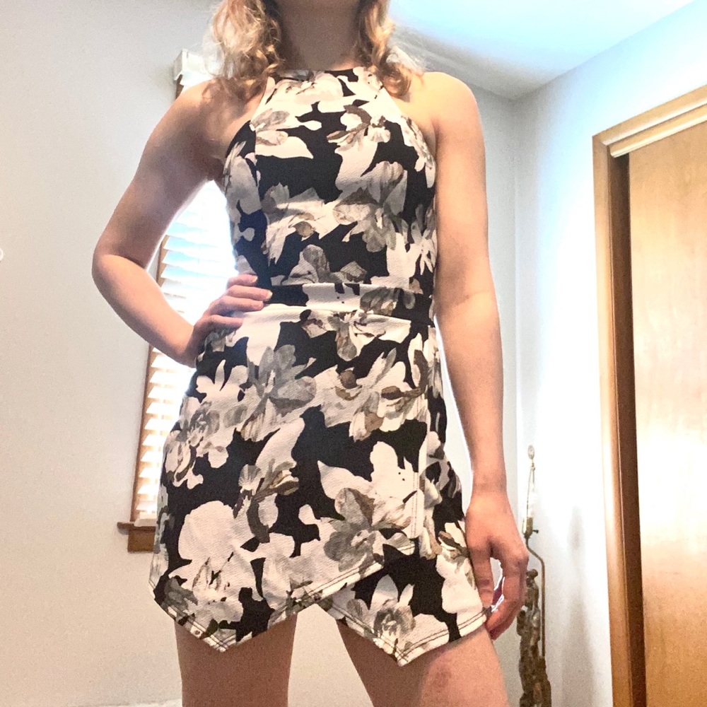 Soprano romper 🖤 - Picture 2 of 7